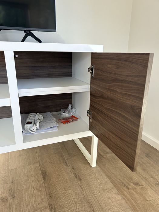 Móvel TV / Aparador 180 cm – Design Moderno – Branco e Nogueira