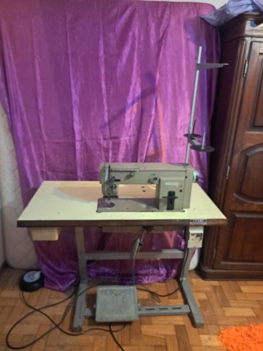 Máquina de costura Necchi