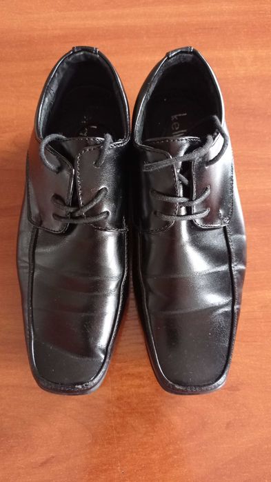 Czarne chłopięce buty 33