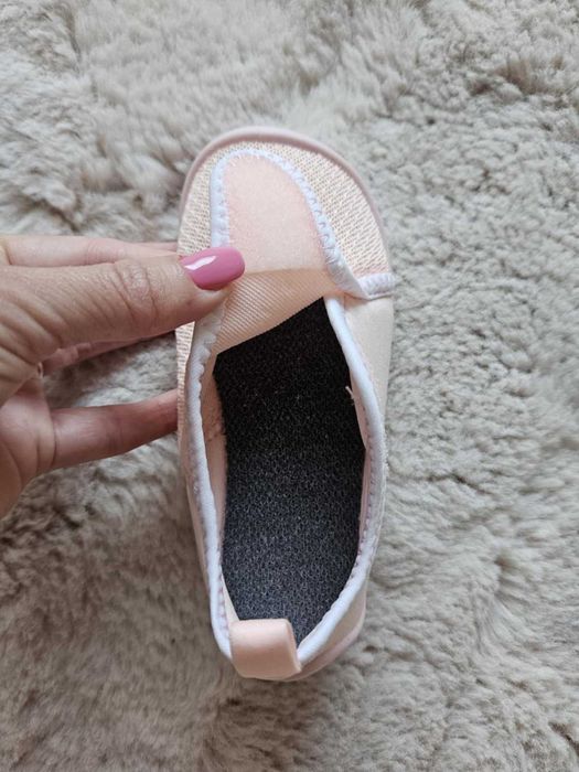 Buty do wody Aquashoes dla malucha Nabaiji Decathlon różowe