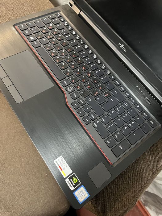 Ноутбук Fujitsu h780 розпродаж