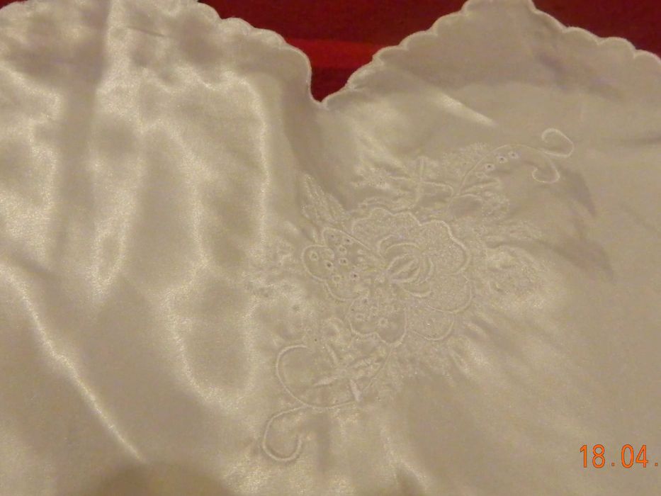 koszulka damska satynowa biała