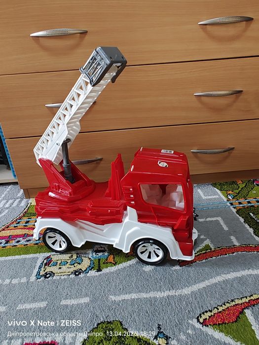 Пожежна машина велика