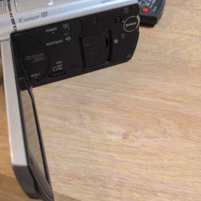 Sony Handycam HDR-CX500 – Corpo + Lente Grande Angular + Tripé