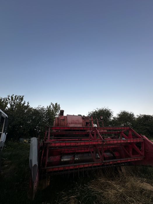 Комбайн  Massey Ferguson з документами