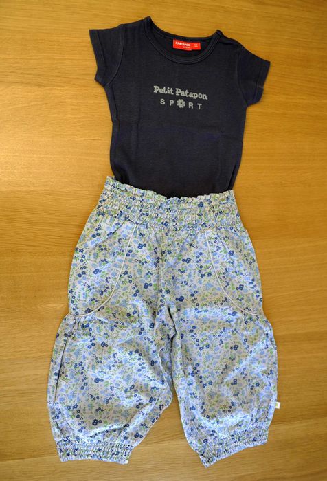 Conjunto calças em balão floridas e t-shirt (3 anos)