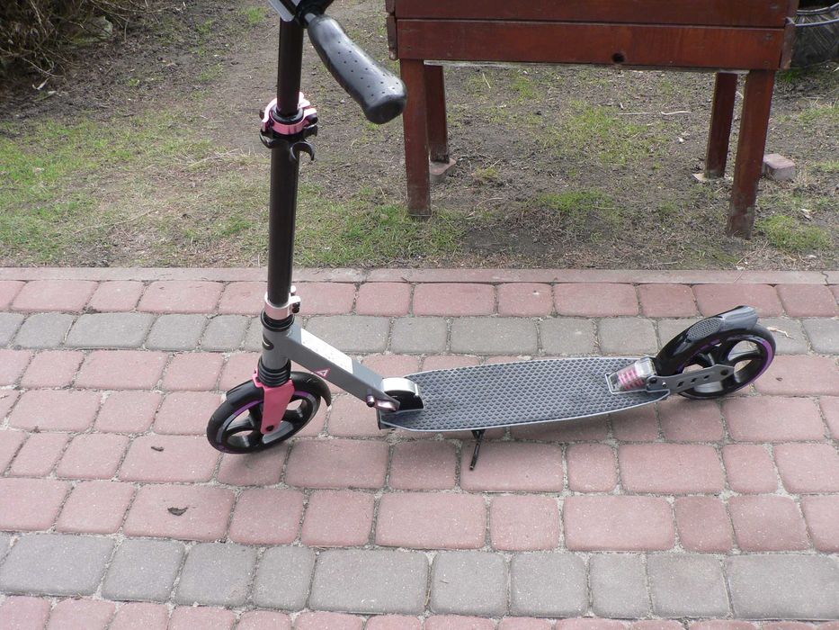 Hulajnoga na dużych kołach