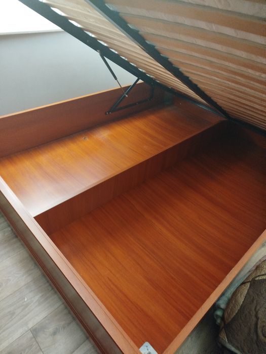 Łóżko 160 cm x 200 cm