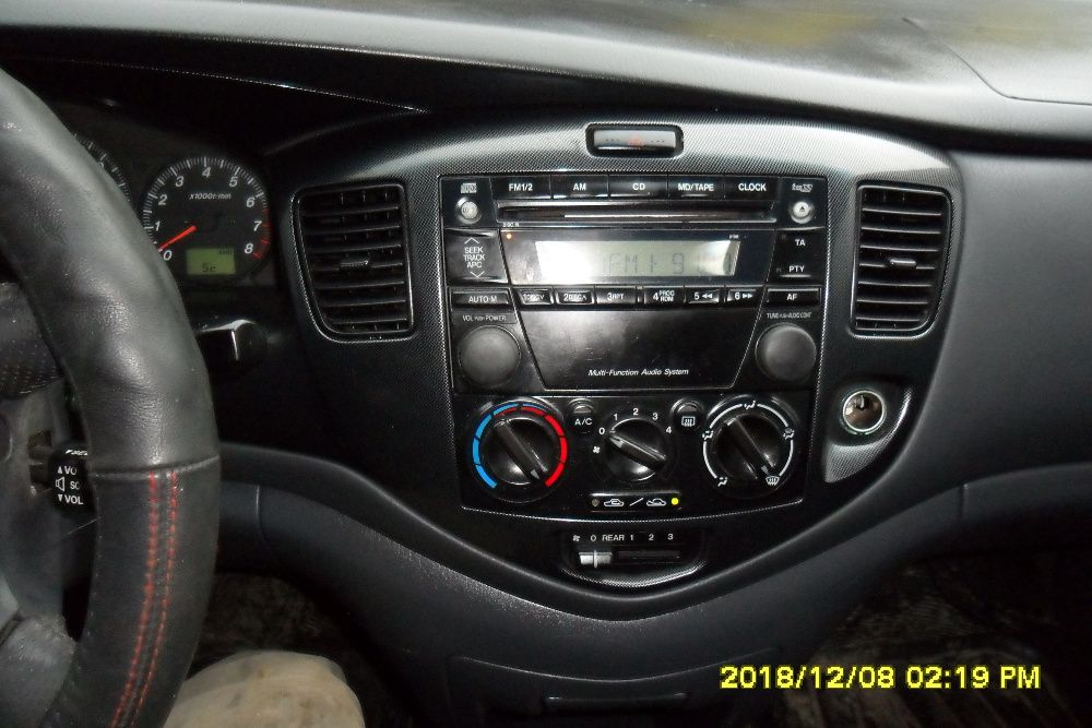 Минивэн мазда MPV бензин 2.0. и 2.3