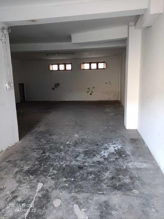 Arrenda-se garagem armazém