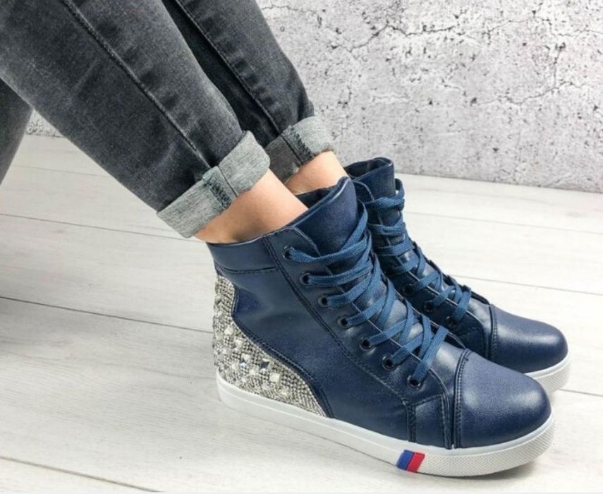 Кросівки,кеди.Ботинки