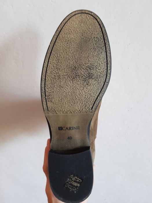 Nowe zamszowe botki Carinii w stylu Isabel Marant