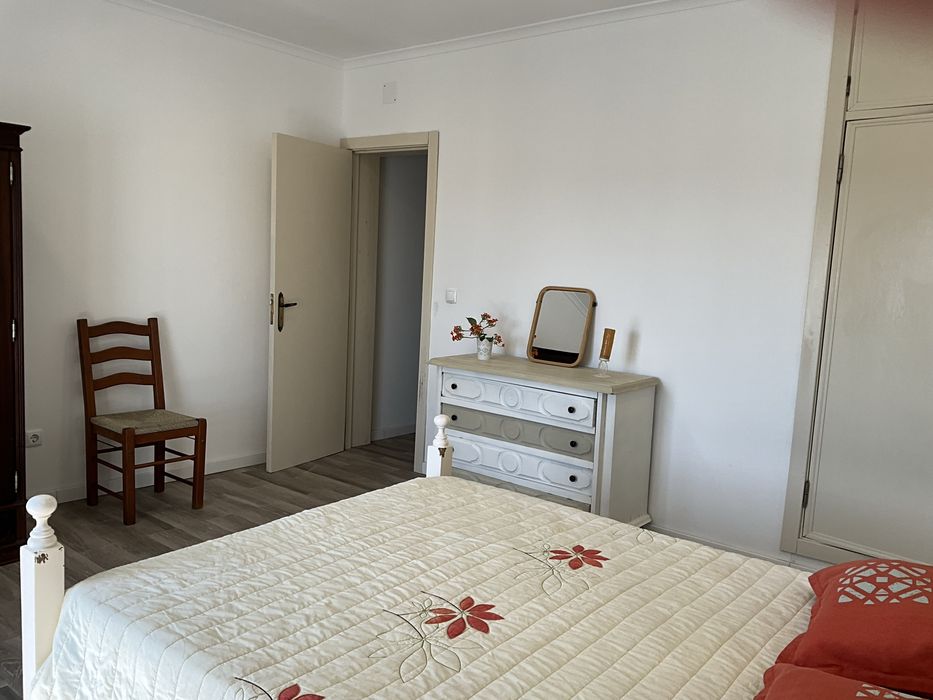 Arrendo apartamento t1 mobilada e cozinha equipada.