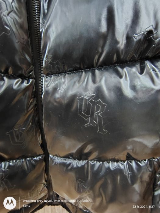 Zimowa błyszcząca kurtka puffer z kapurem Cropp  M