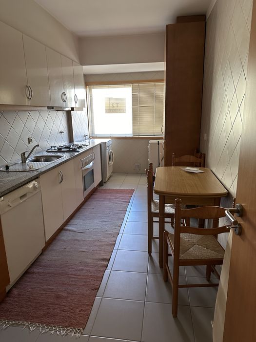 Arrendo apartamento T2 mobilado e equipado