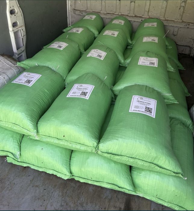 Nawóz ekologiczny obornik koński pod pomidory warzywa kwiaty drzewa