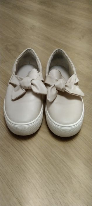 Buty.        Zara
