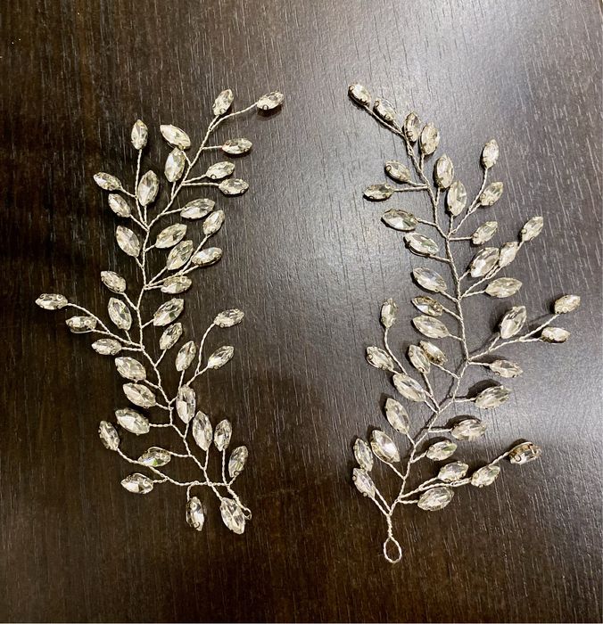 Весільна прикраса у волося