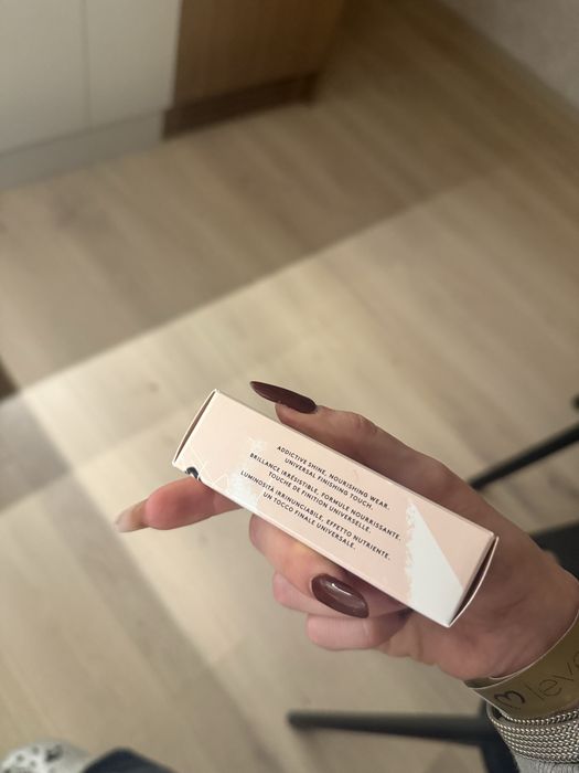Fenty błyszczyk do ust Beauty Gloss Bomb Universal Lip Luminizer