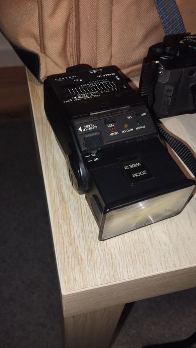 Câmera pentax com flash, lentes e mala (vendo peças à parte se interessado)