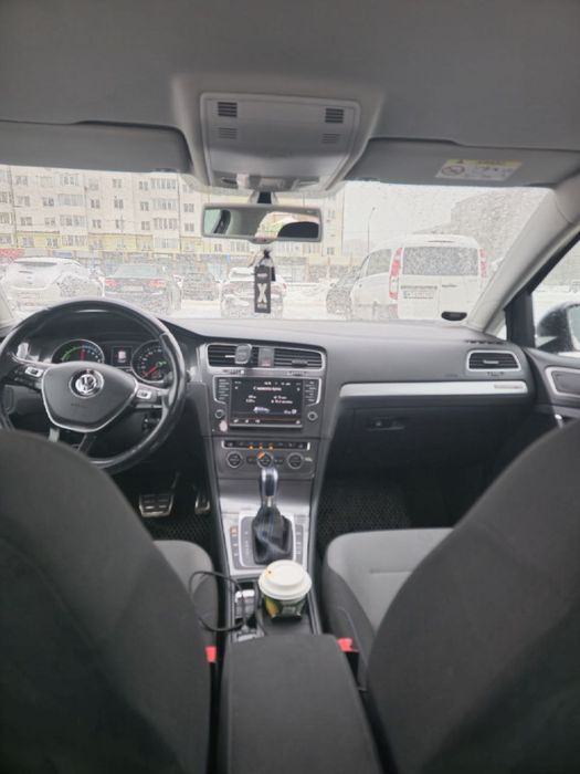 Volkswagen e-Golf 2014