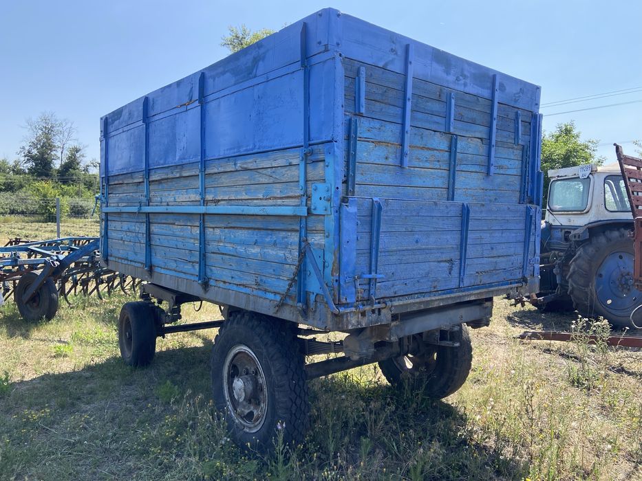 Прицеп на кругу, є доставка