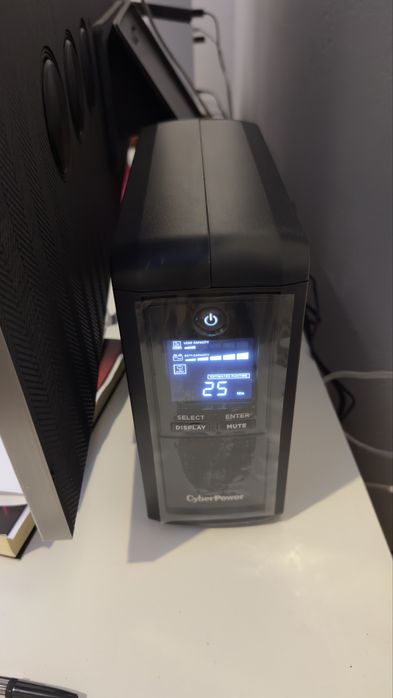 UPS (bateria externa) CyberPower Value Pro VP1000ELCD 1000VA / 550W line