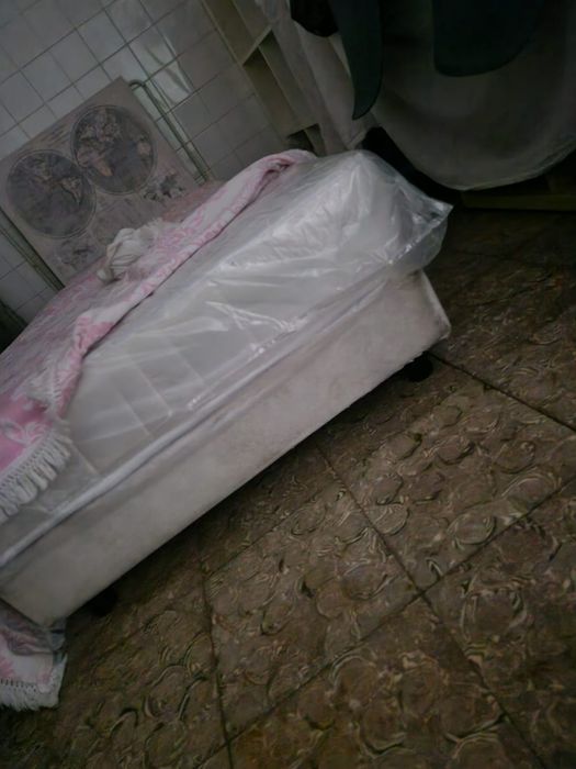 Sommier C/Colchão base e pés