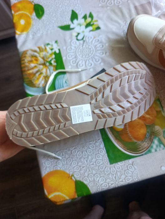Кросовки летние .