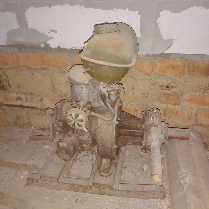 Бензинова мотопомпа