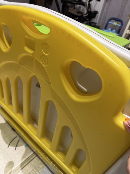 Продам манеж  ігровий , великий ( огорожа )