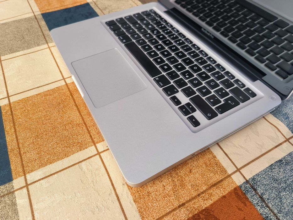 Apple MacBook - 13" - Mod. A1278