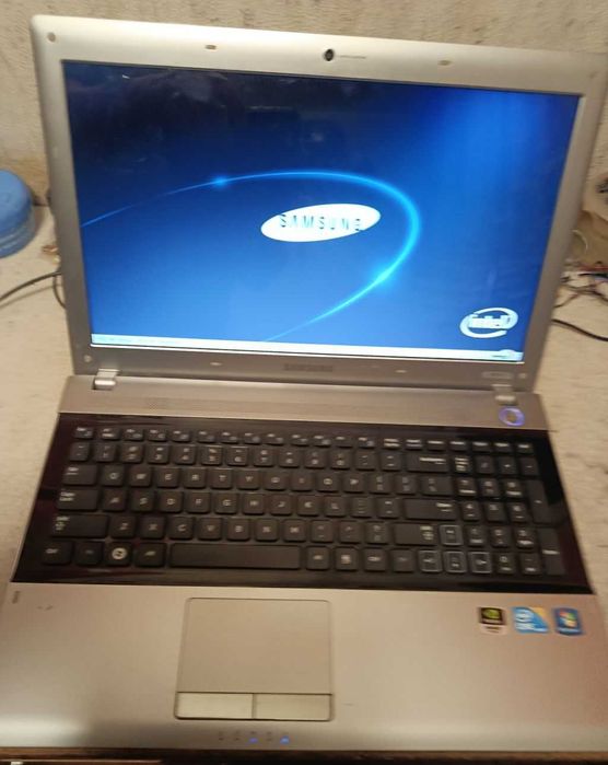 Laptop Samsung RV511