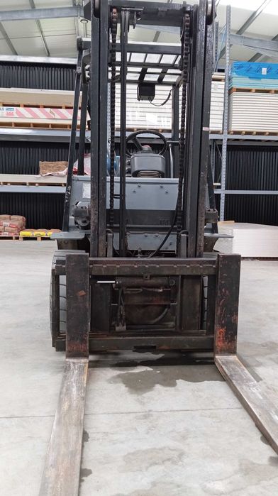 Empilhador TOYOTA  a gás 3000KG valor negociável