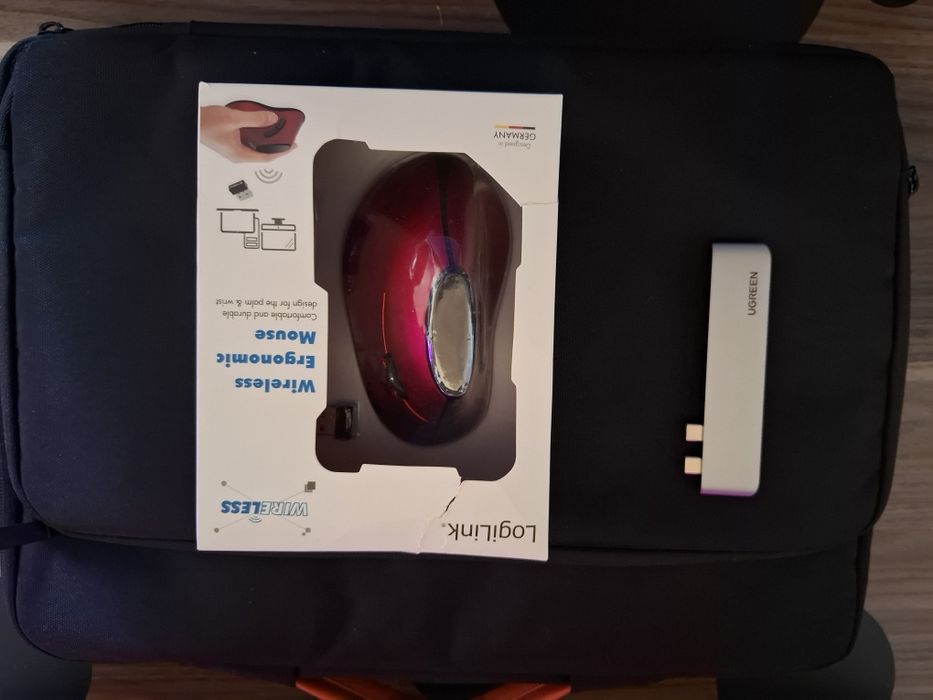 Laptop MacBookPro 16  touchbar + dodatki