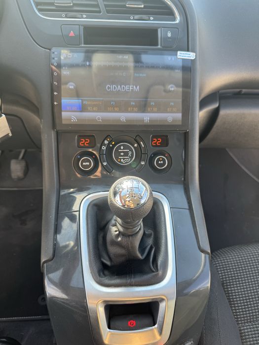 Peugeot 5008 1.6 hdi 2011