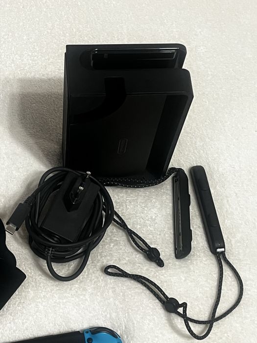Nintendo Switch Oled Zestaw + Etui + 6 Gier