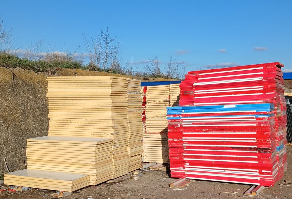 Сендвіч панелі б.в.