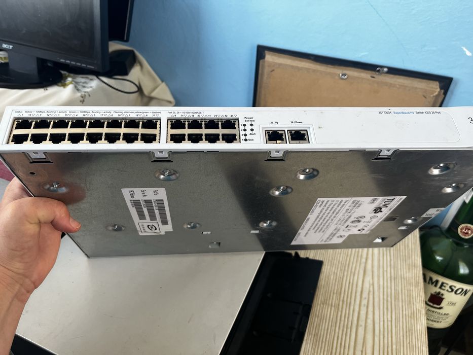 Комутатор  з  26 портами ( сірий)