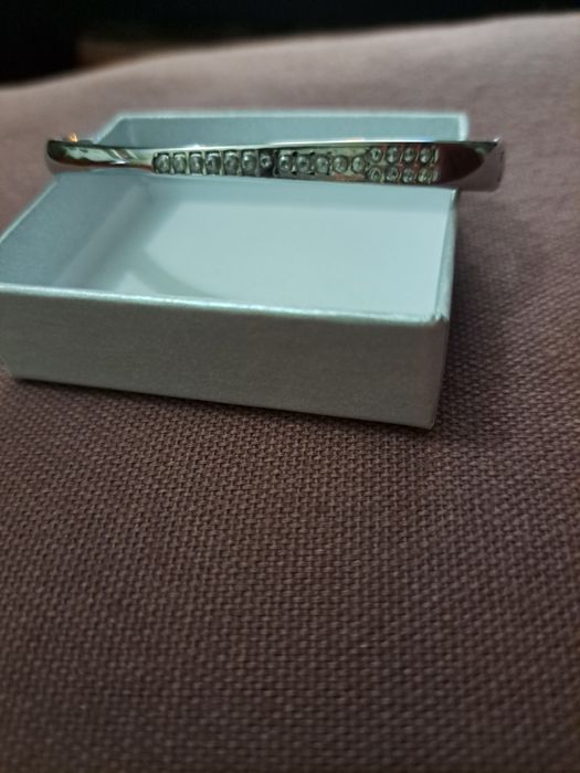 Pulseira em aço com zirconias