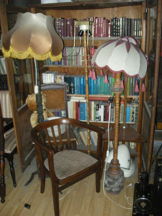 lampa stojąca podłogowa drewniana z abażurem