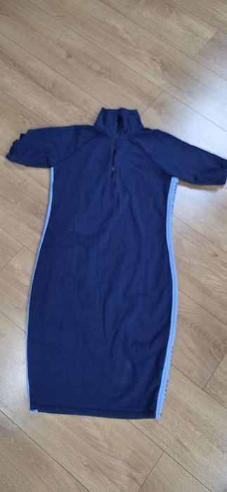 Sportowa sukienka DKNY