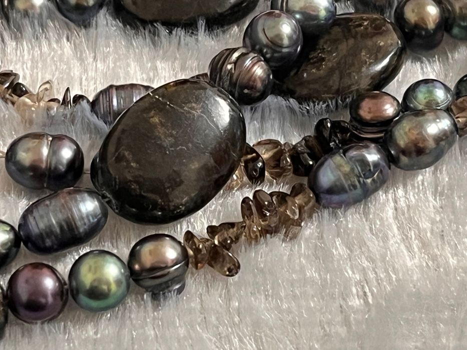 Винтажные бусы из тесных камней