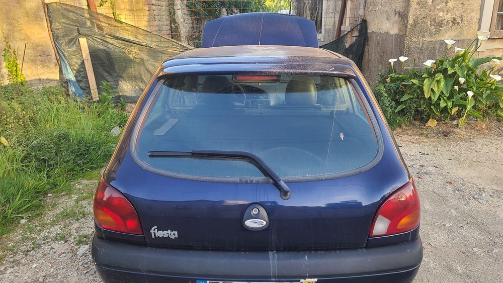 Ford fiesta 2001438047629787811844