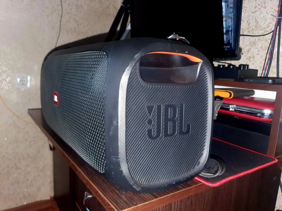 JBL PartyBox On-The-Go Black
