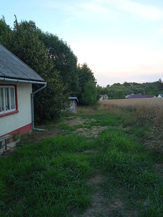 Husów 11 ar powiat łańcucki 4 Kl ziemi między domami 52800