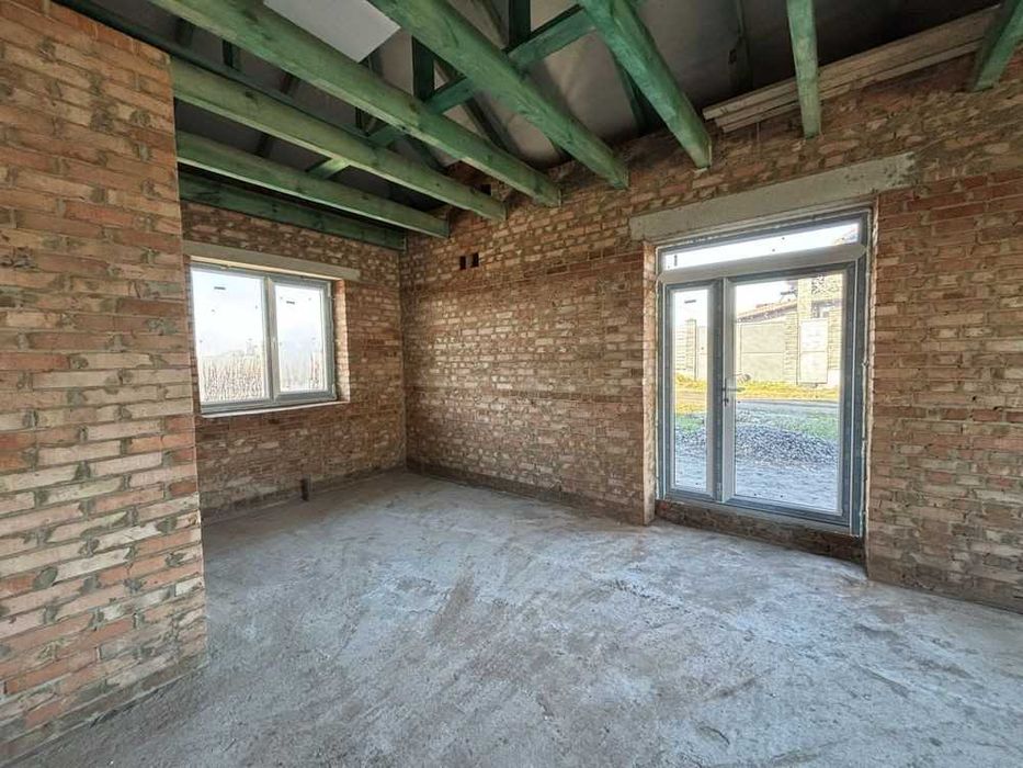 ₴ Американка в передмісті Рівного