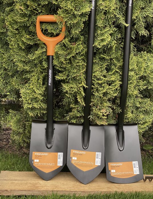 Лопата Fiskars Solid