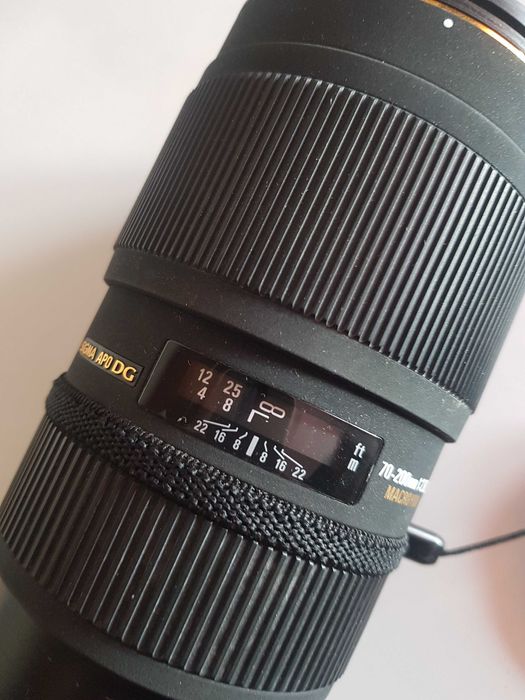 Sigma APO DG 70-200 mm Macro HSM 1:2.8II do Aparatów SIGMA SD1 Merrill