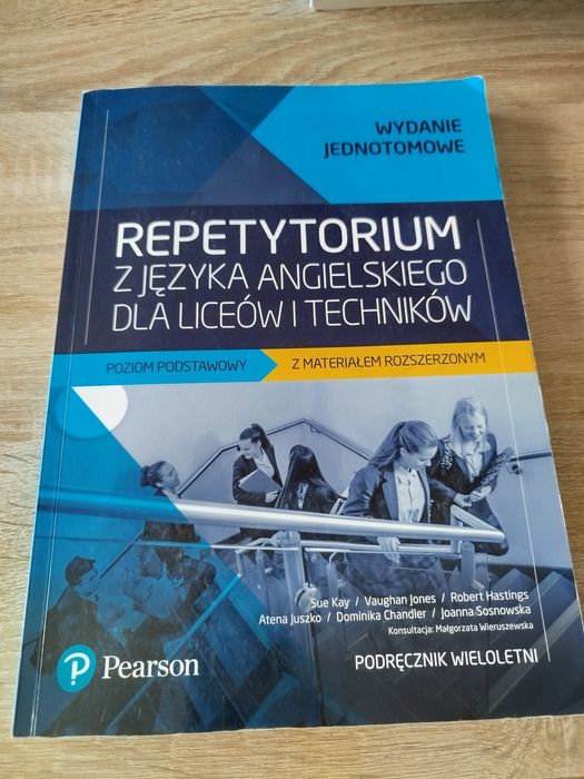 Repetytorium z języka angielskiego. Poziom podstawowy z materiałem rozszerzonym. Podręcznik wieloletni